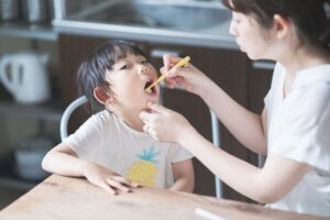 子供の虫歯が奪う学習力！～早期治療で守る成長と未来～